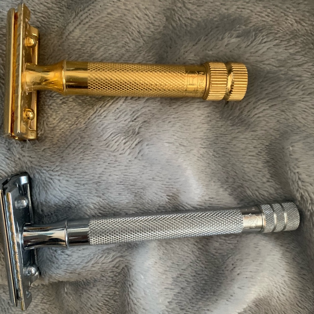 Gold razor